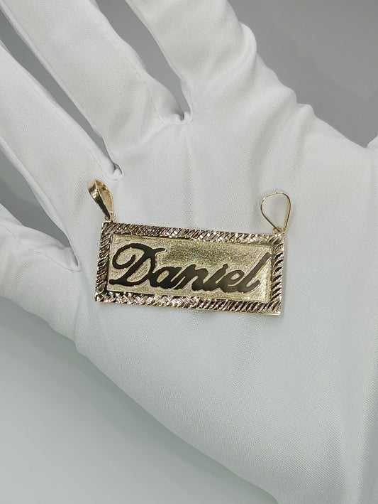 Customizable-Name Pendant